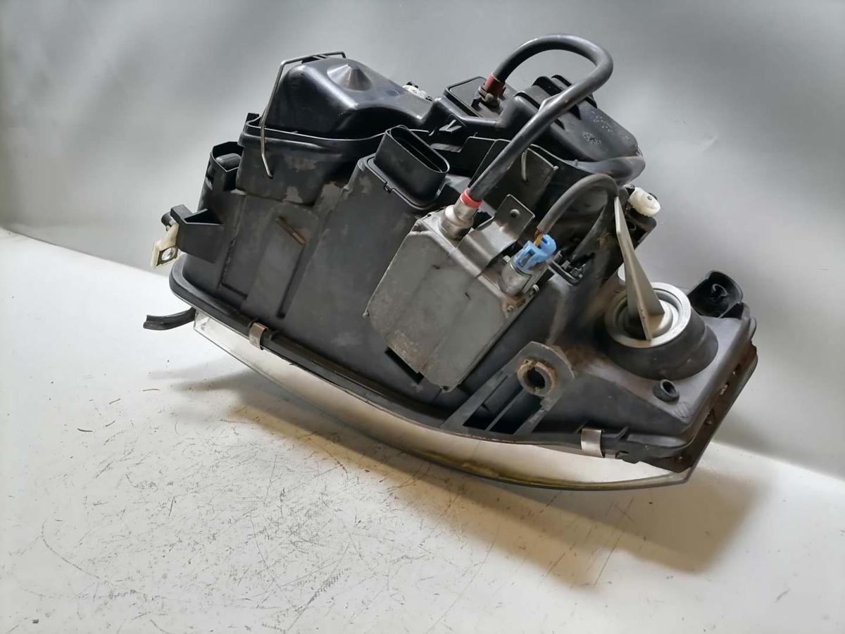 Audi A6 4B Bj.2004 original Xenonscheinwerfer vorn rechts